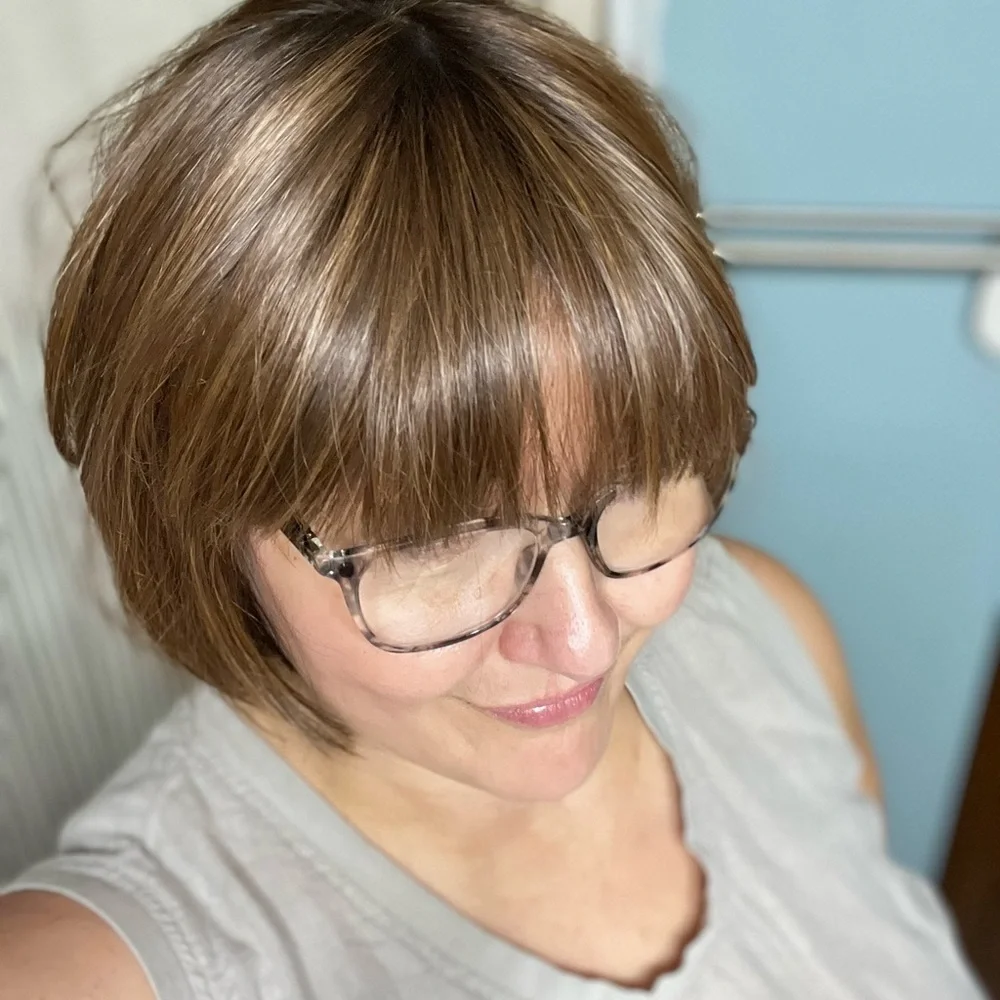 TOPPER WIG LIGHT BROWN BOB LENGTH WITH BANGS HIGHLITED